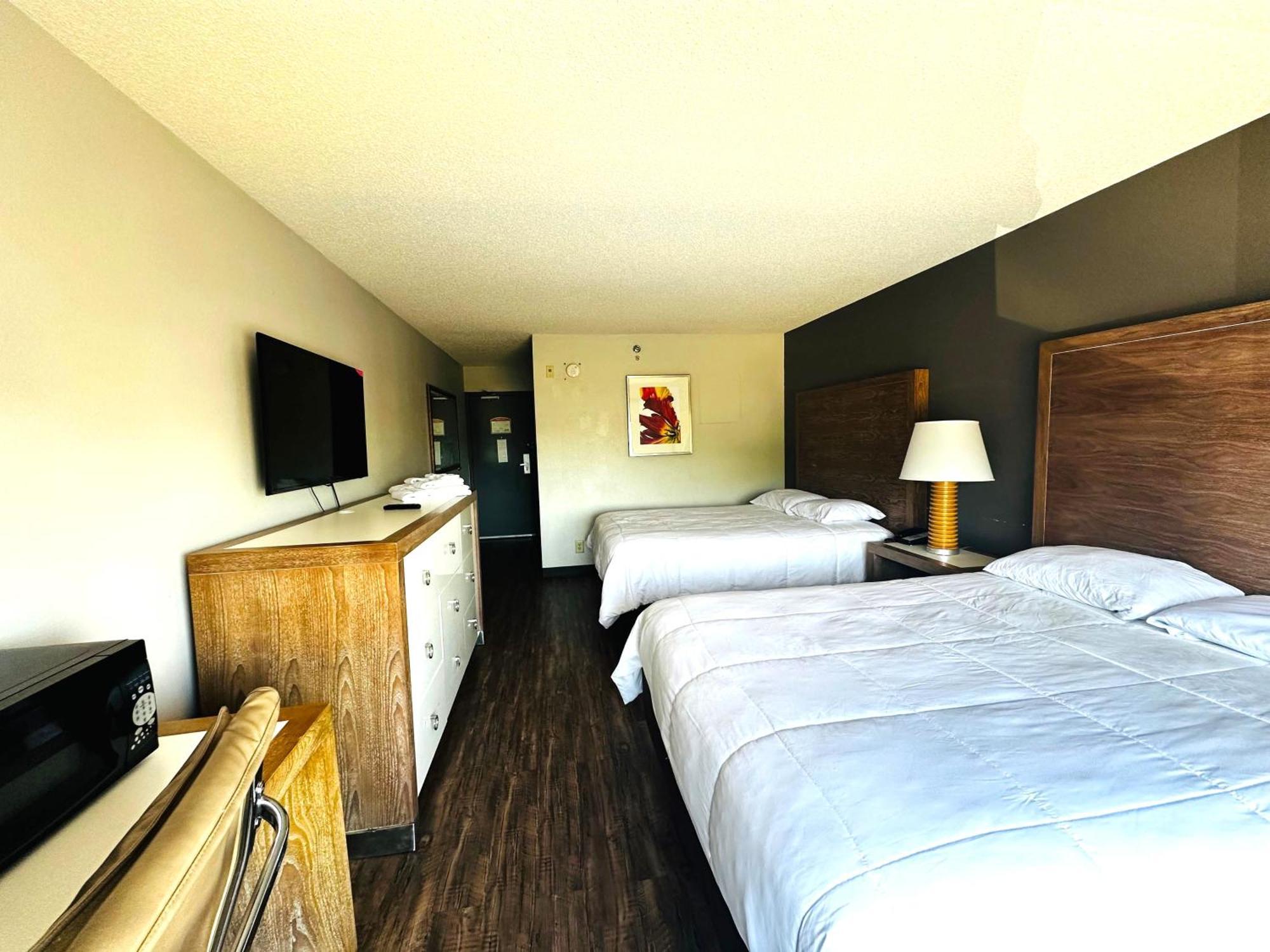 Baymont Inn And Suites By Wyndham Columbus / Near Osu Exterior foto